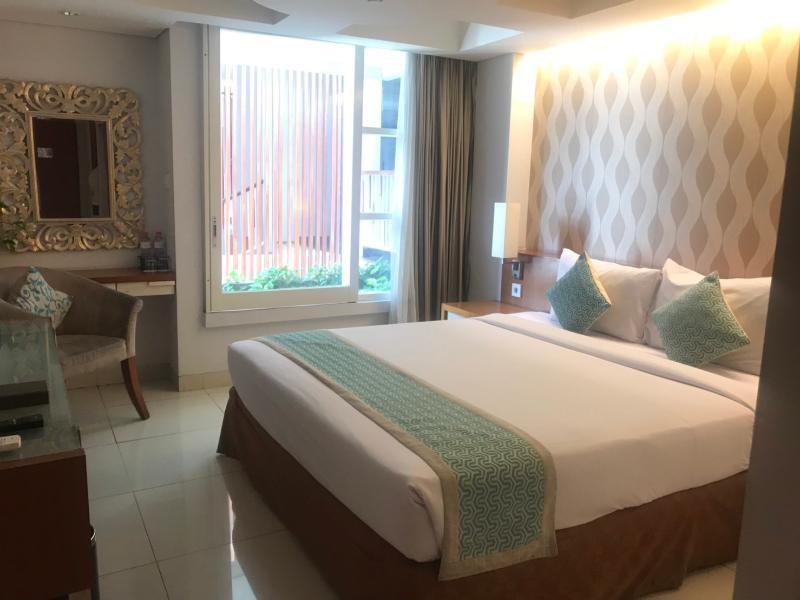 Holiday Inn Express Bali Sunset Road By Ihg Kuta Lombok Exterior foto